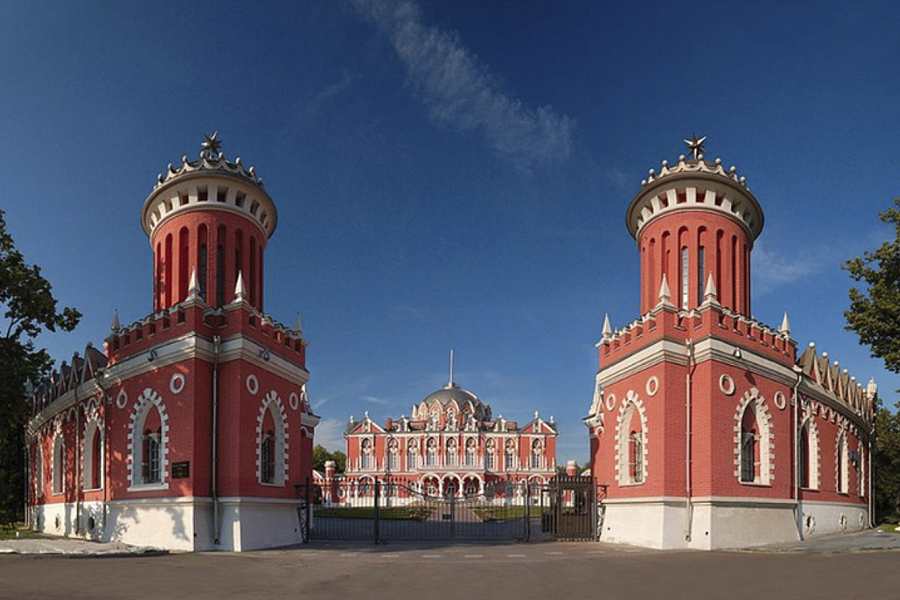 Константин Чайкин представит свои работы на выставке «Россия — любовь моя!» в Петровском путевом дворце